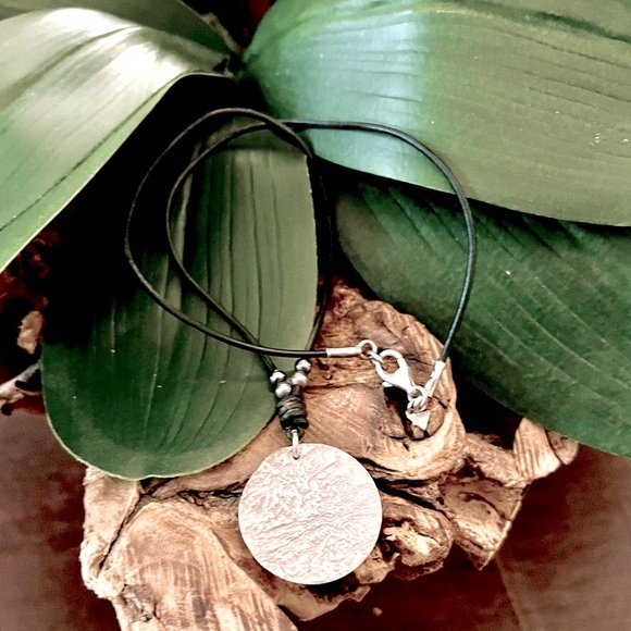 Silpada Vintage Rare Oxidized Sterling Silver 2 Discs Leather Corded Necklace - Picture 8 of 9